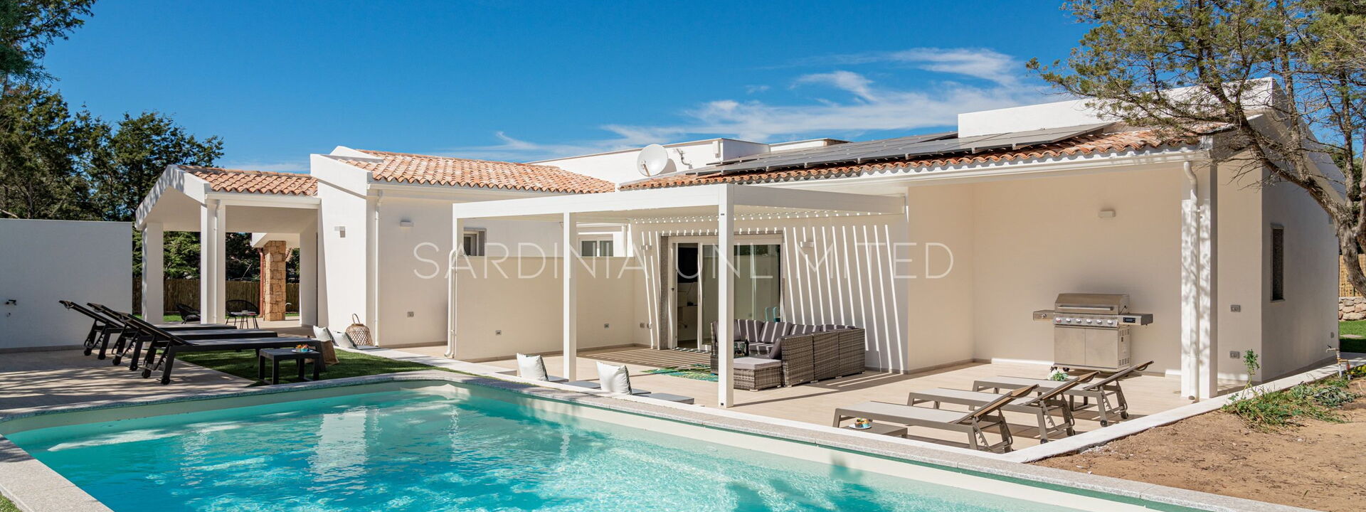 Villa Blue Kalinda: Esterni, Piscina