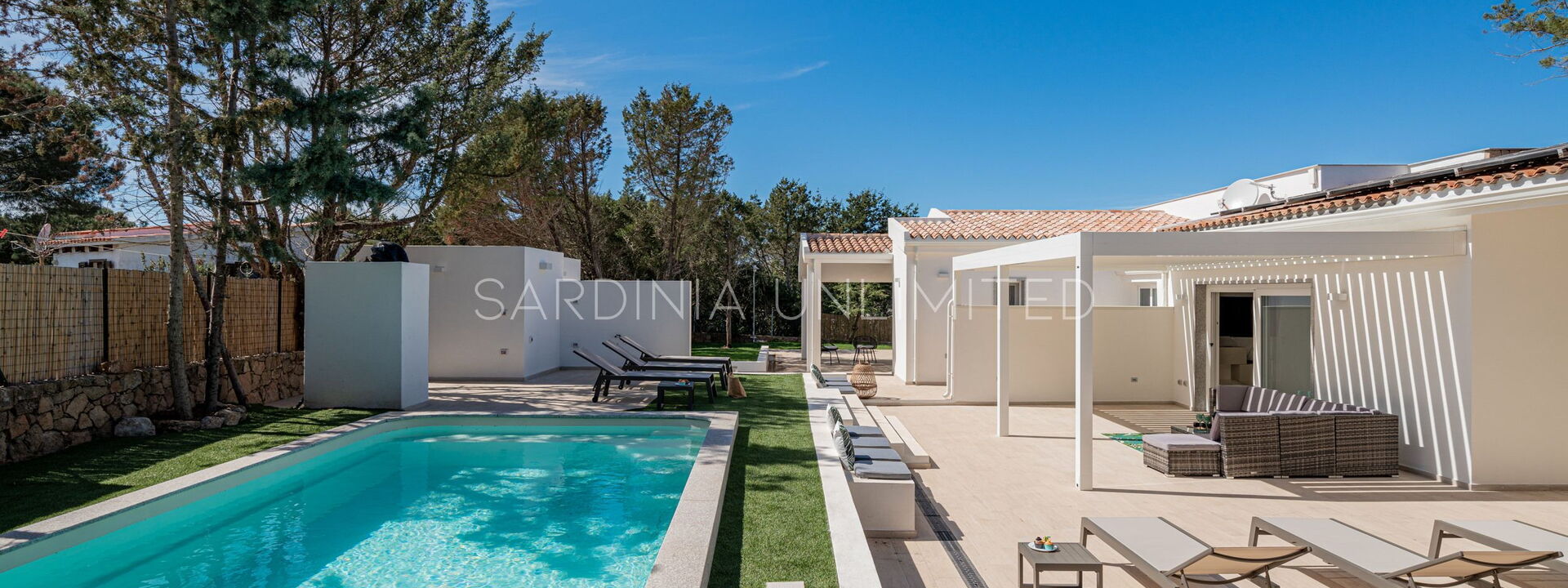 Villa Blue Kalinda: Esterni, Piscina