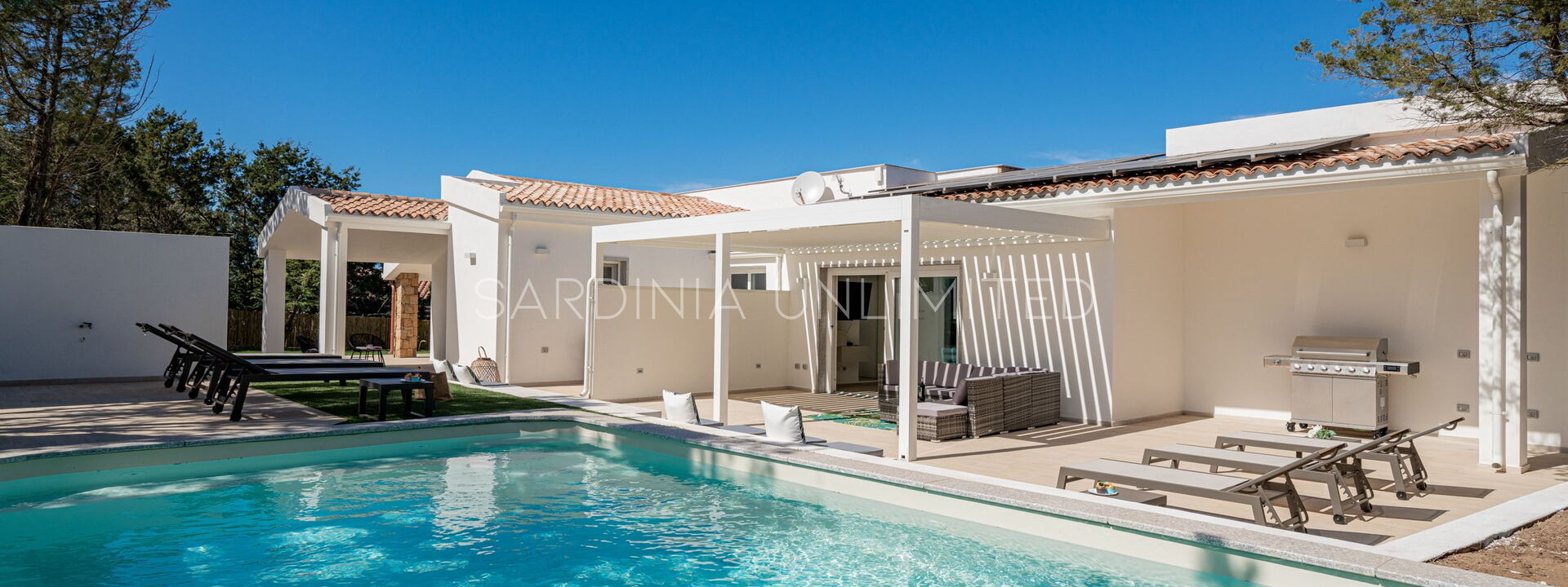 Villa Blue Kalinda: Villa con piscina Santa Teresa di Gallura | Sardinia Unlimited