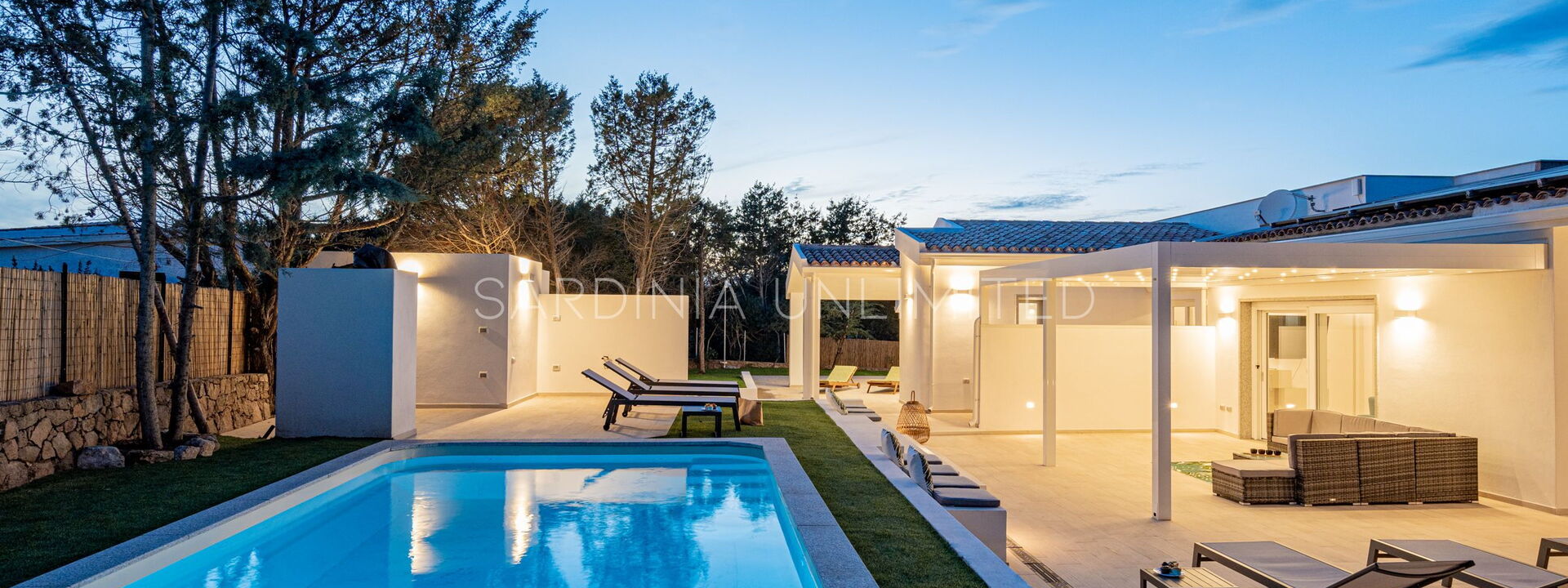 Villa Blue Kalinda: Esterni, Piscina