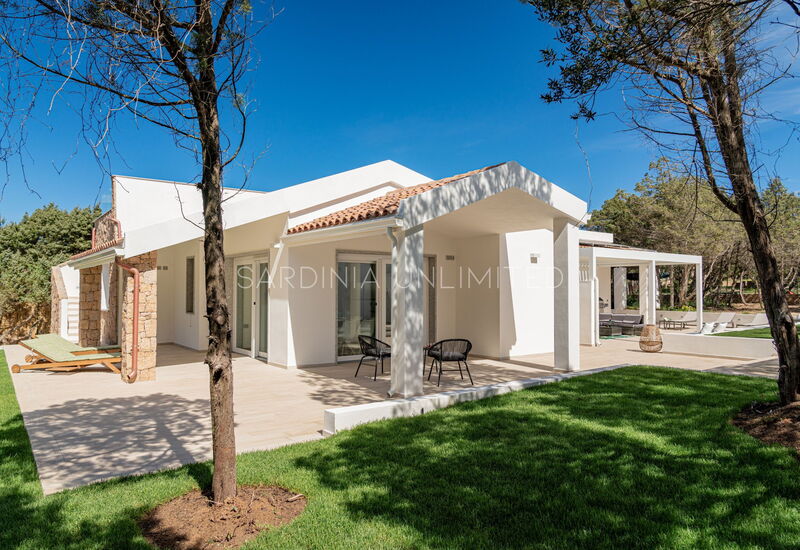 Villa Blue Kalinda: Building Exterior