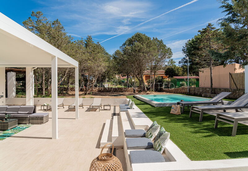 Villa Blue Kalinda: Building Exterior