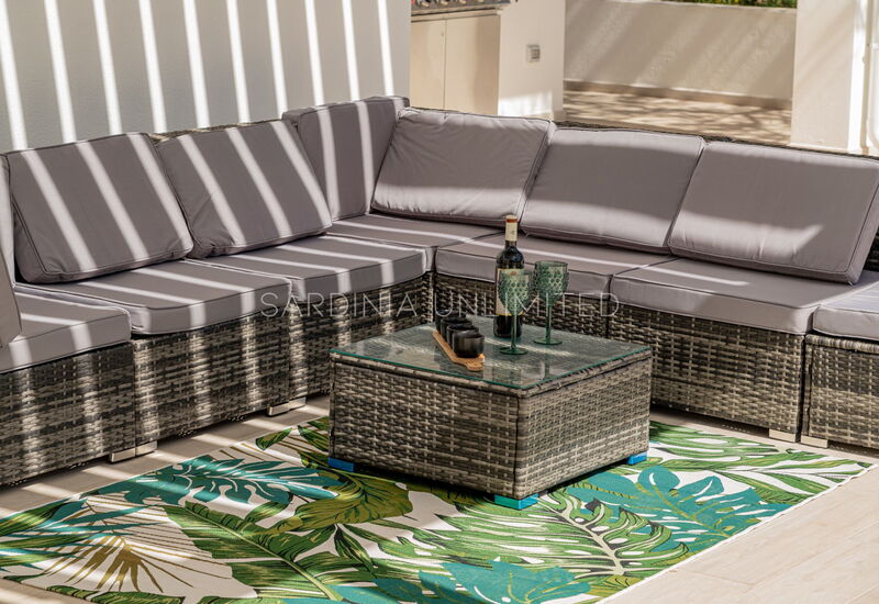 Villa Blue Kalinda: Building Exterior