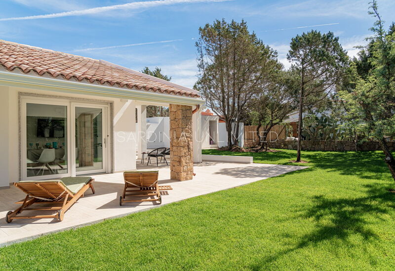 Villa Blue Kalinda: Building Exterior