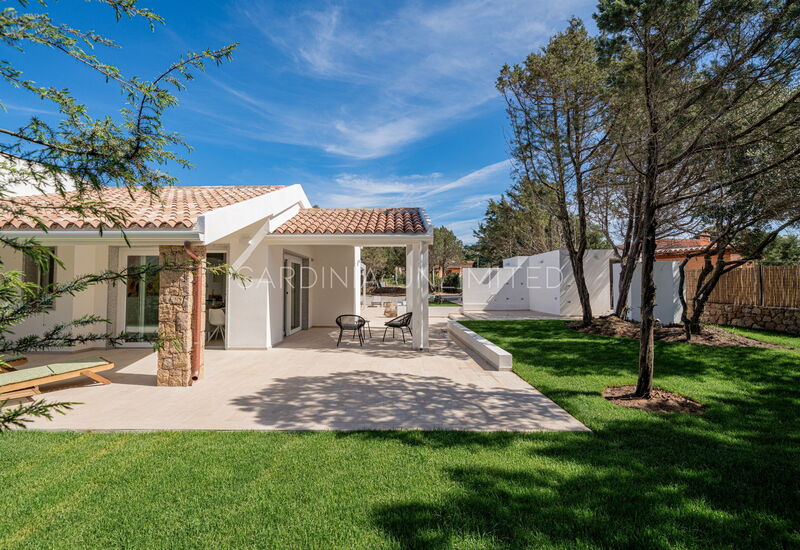 Villa Blue Kalinda: Building Exterior