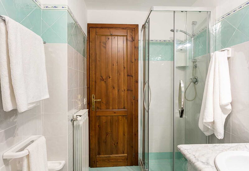 La Dama Di Molara: Bathroom