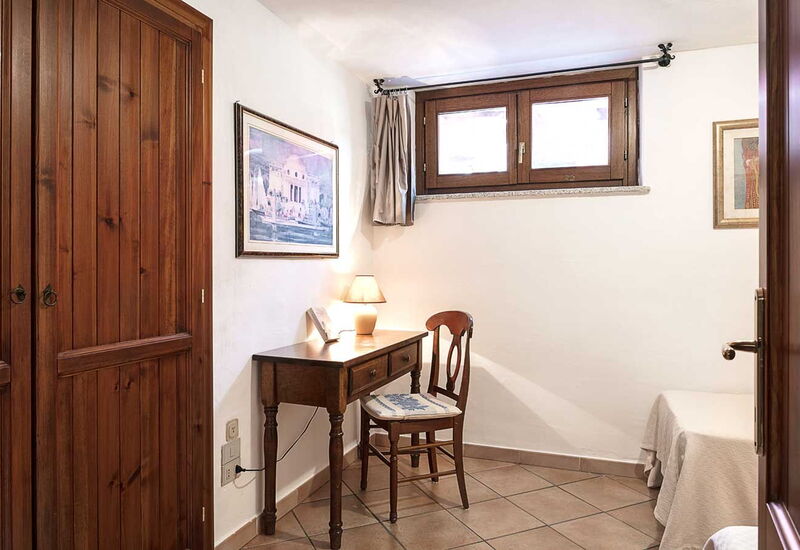 La Dama Di Molara: Bedroom, Room Detail