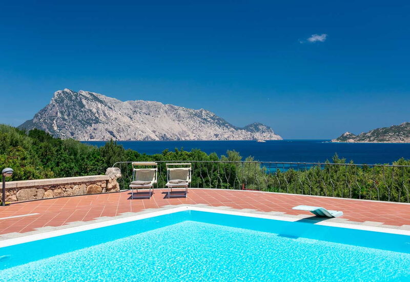 La Dama Di Molara: Building Exterior, Pool, Scenic View