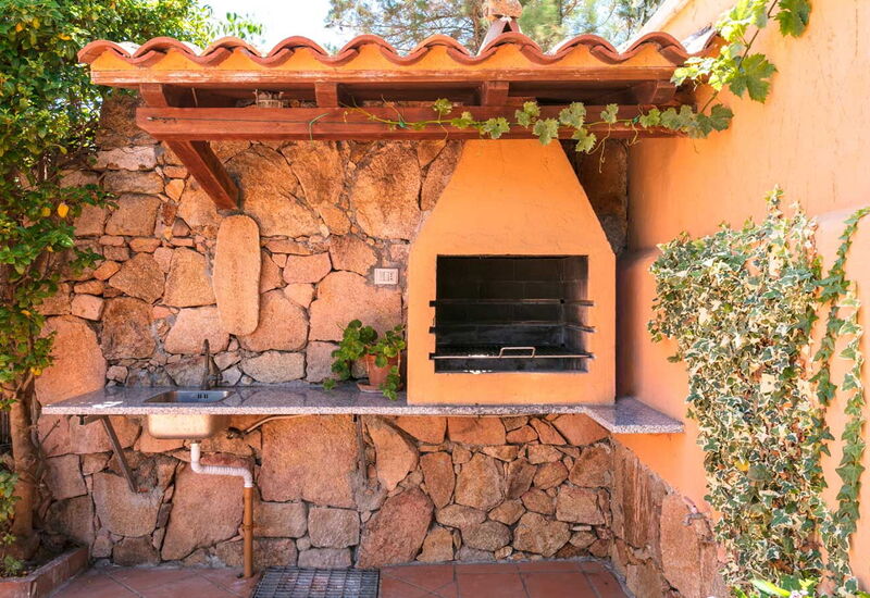 La Dama Di Molara: Building Exterior