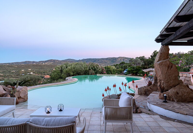 Villa Selene Blu: Pool, Scenic View
