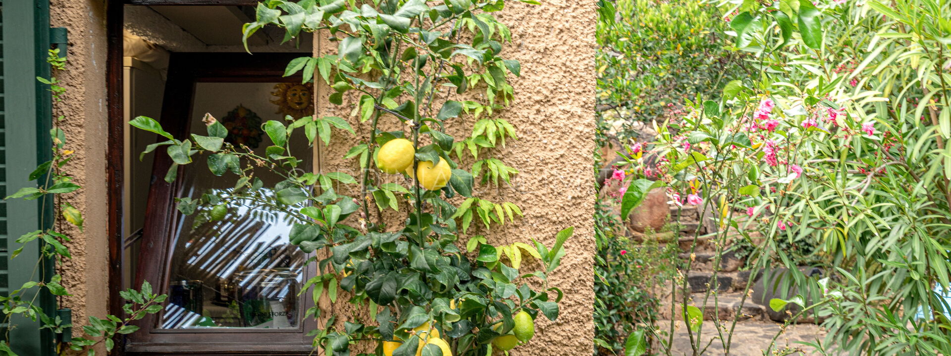 Villa Rocce Incantate: Building Exterior, Garden