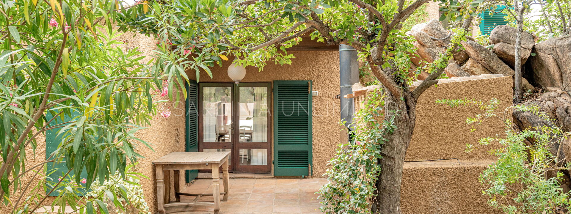 Villa Rocce Incantate: Building Exterior, Garden