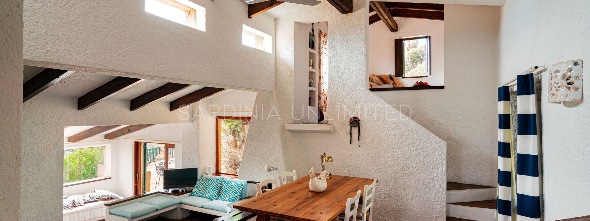 Villa Rocce Incantate: Dining Room, Living Room