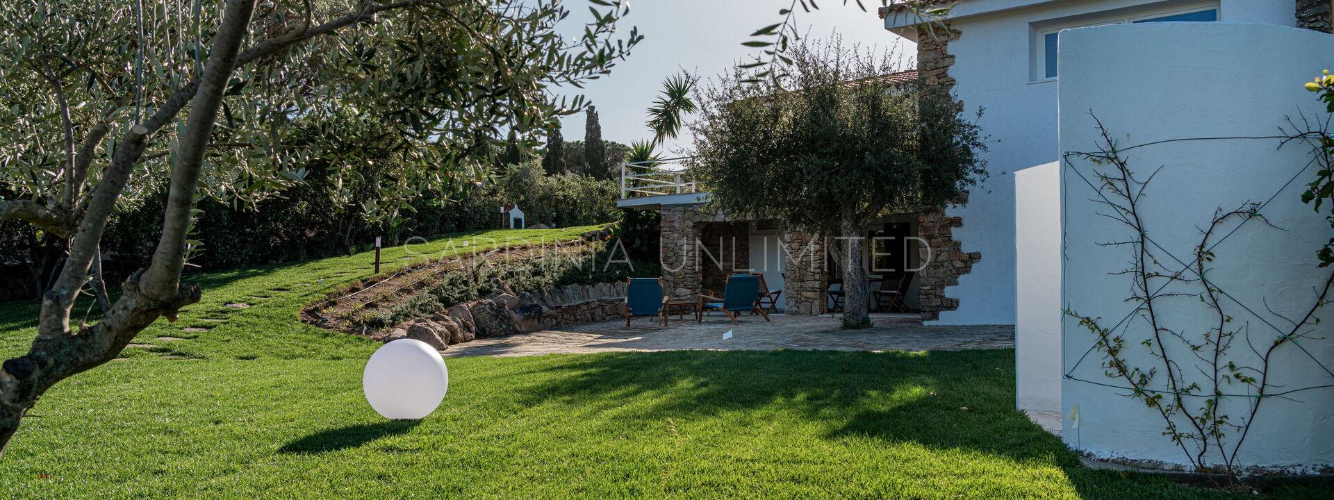 Il Richiamo di Gallura 3 Suites: Building Exterior, Garden