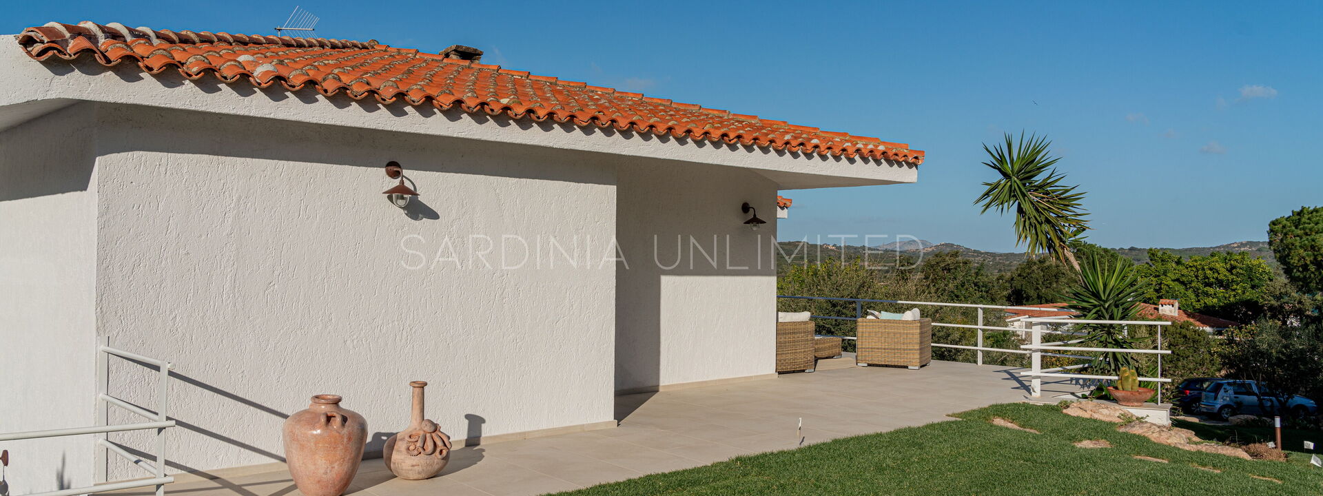 Il Richiamo di Gallura 3 Suites: Building Exterior, Garden