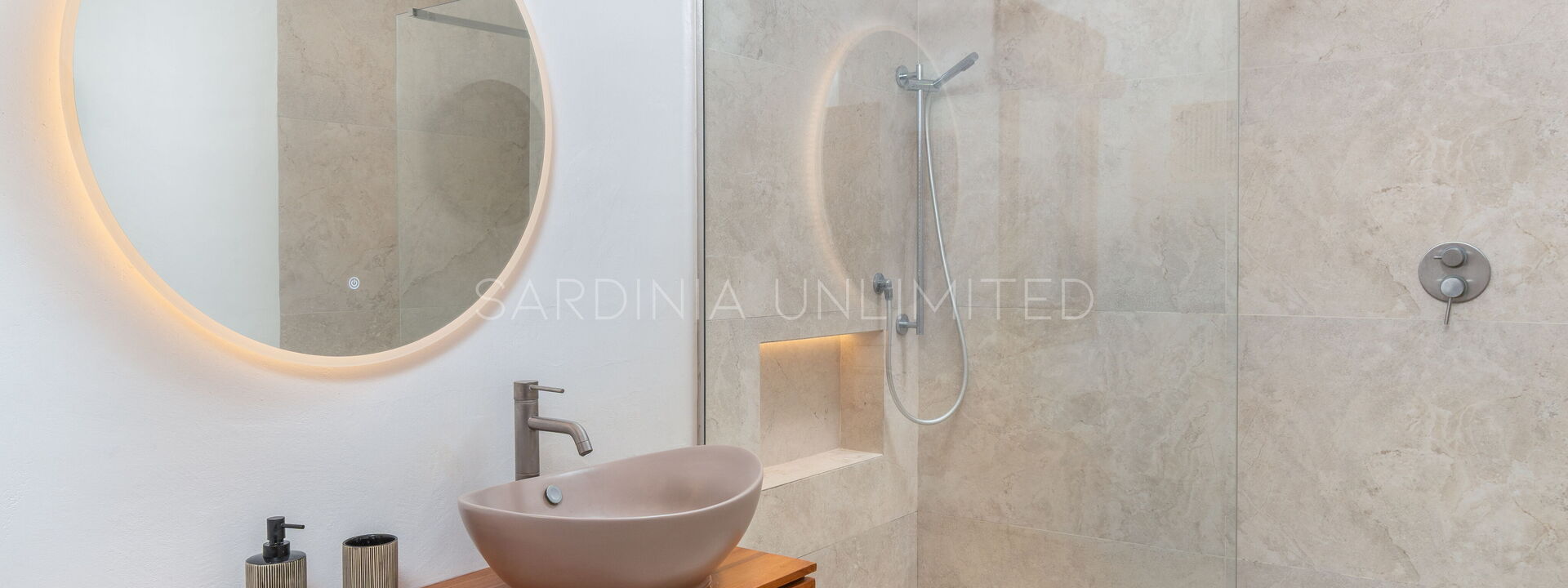 Villa Sardinian Essence