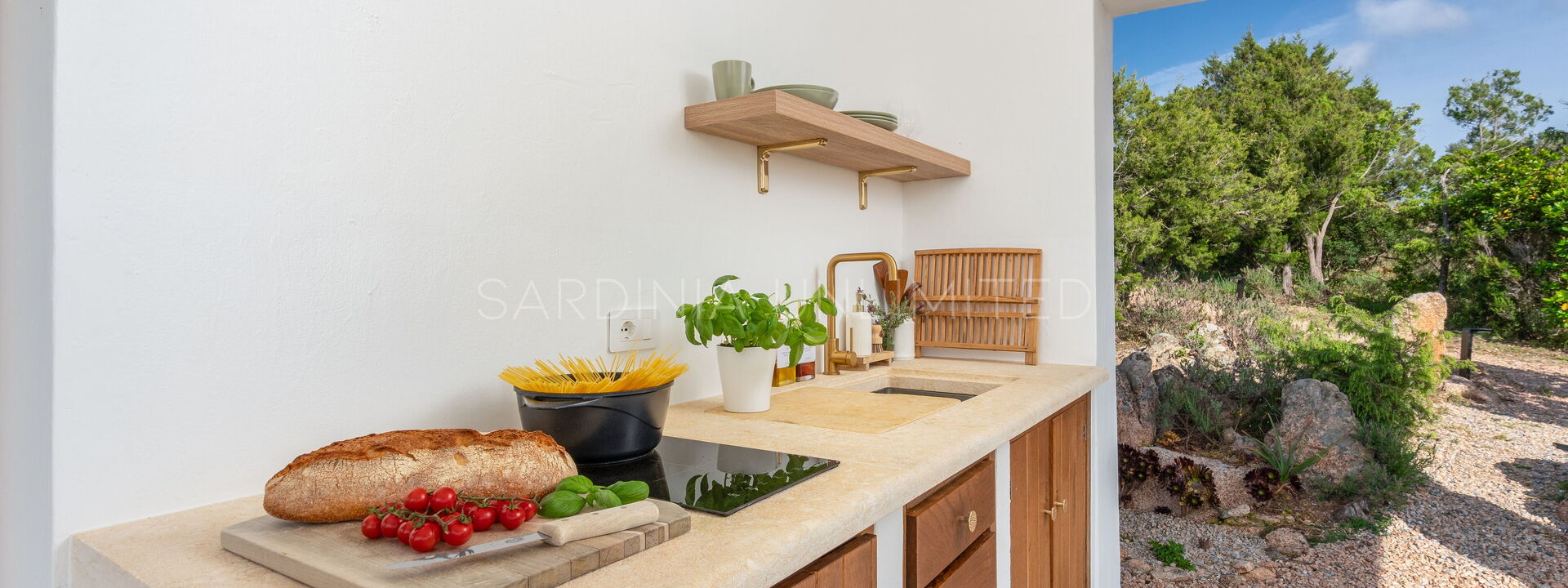 Villa Sardinian Essence