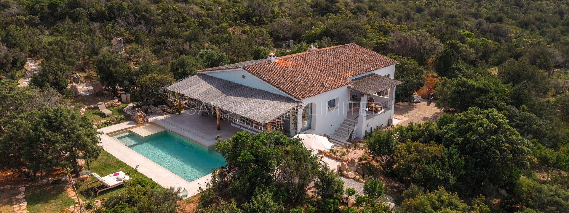 Villa Sardinian Essence