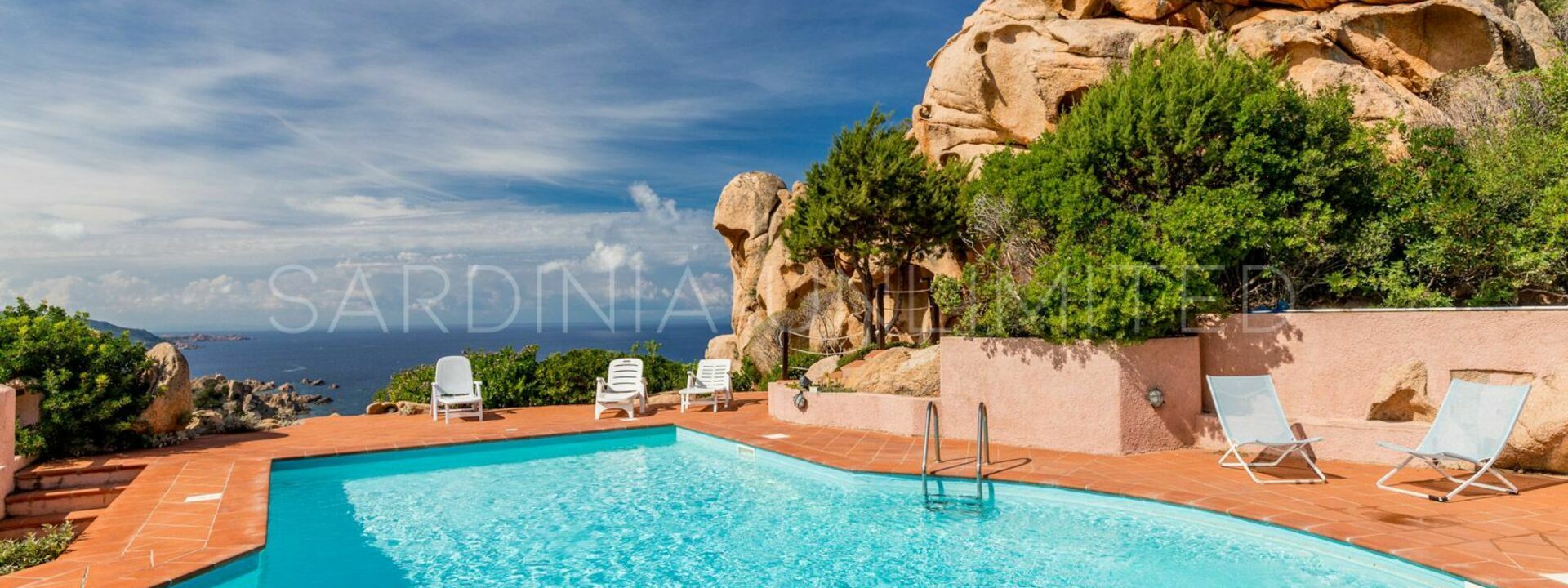 Corbezzolo Giallo: бассейн, Взгляды