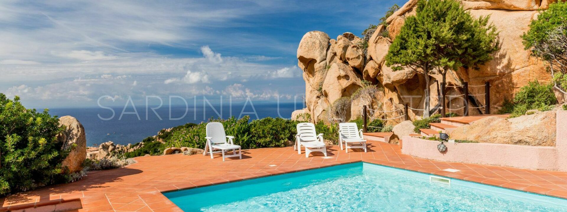 Corbezzolo Giallo: бассейн, Взгляды