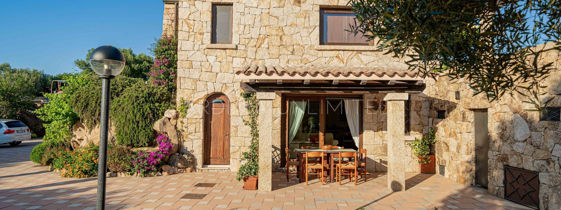 Villa Sa Mola: Buitenkanten