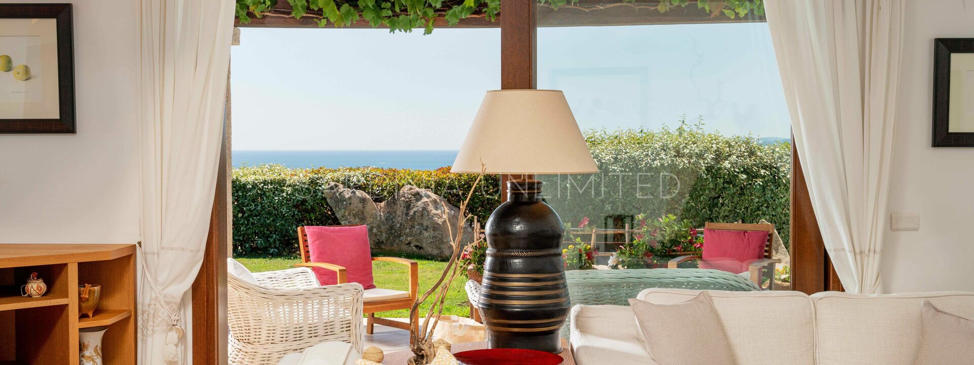 Villa Sa Mola: Woonkamer