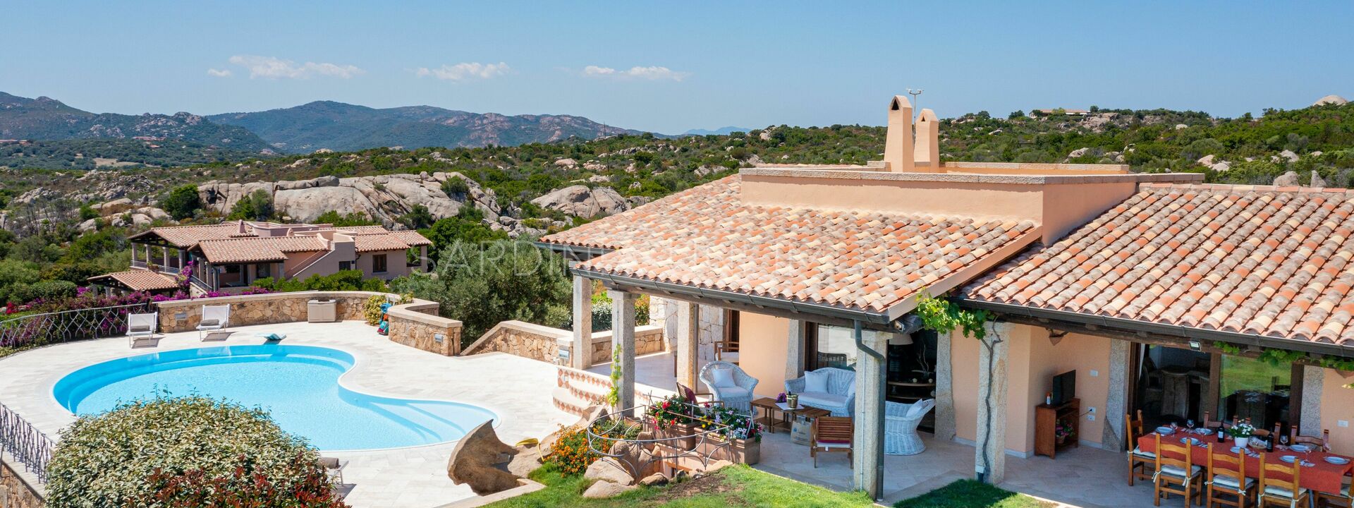 Villa Sa Mola: Buitenkanten