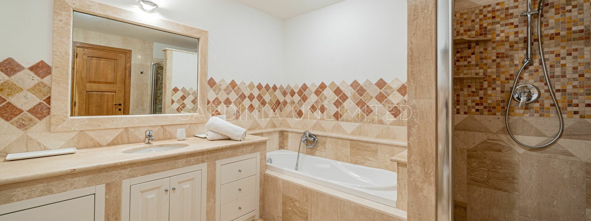 Villa Sa Mola: Badkamer