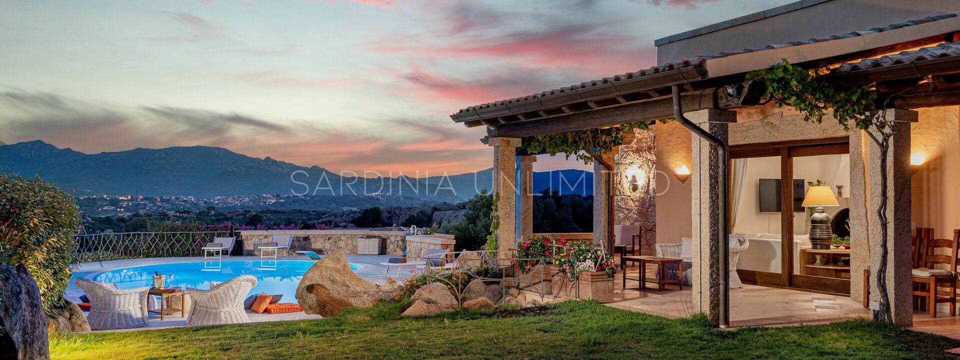 Villa Sa Mola: Buitenkanten, zwembad