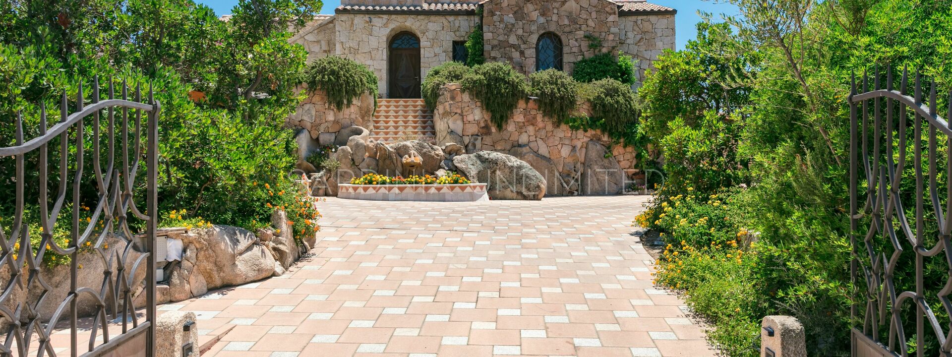 Villa Sa Mola: Buitenkanten