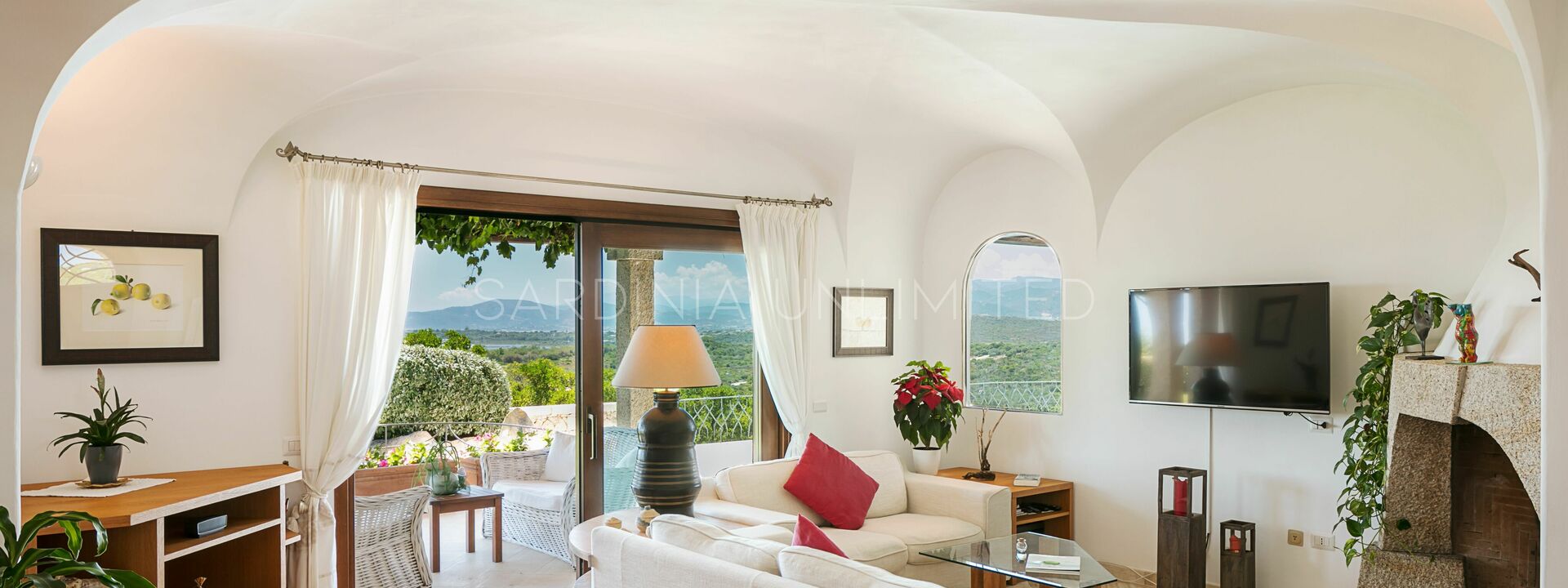 Villa Sa Mola: villa for rent in San Teodoro with sea view living room