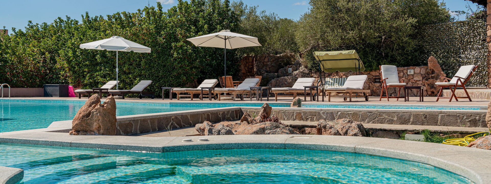 Villa Sogno Indaco: Schwimmbad, Whirlpool