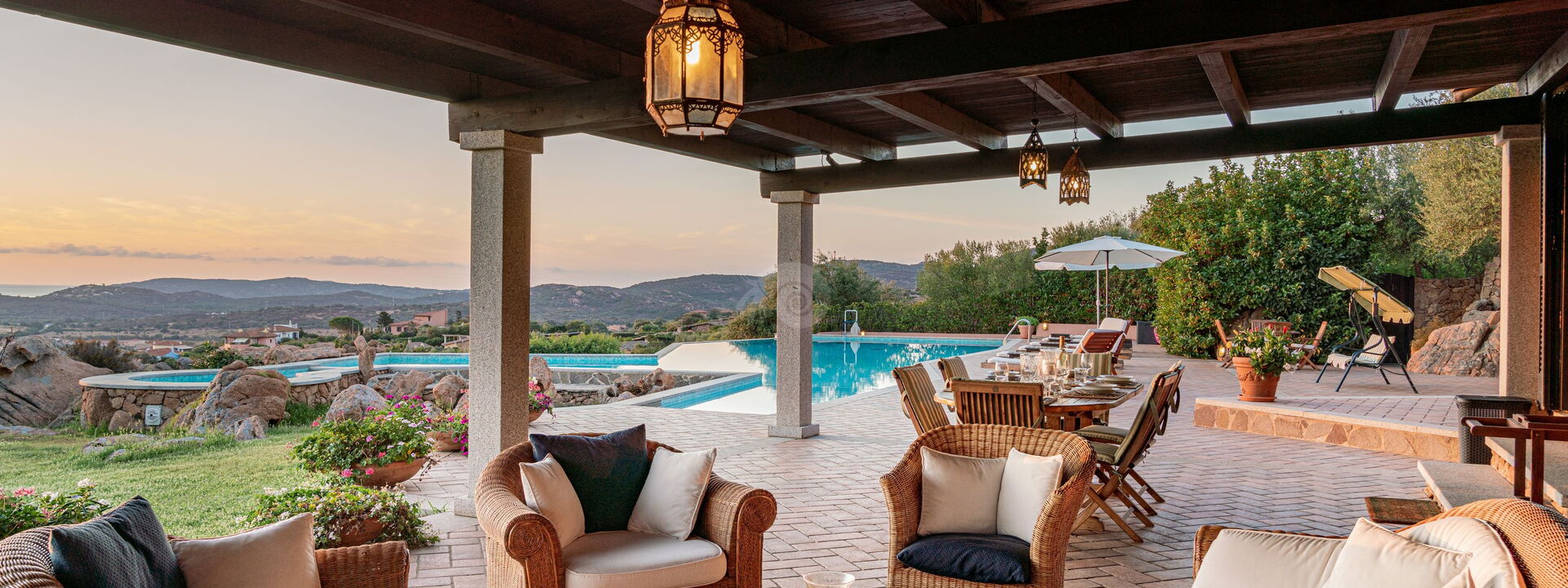 Villa Sogno Indaco: Ansichten, Balkon / Terrasse / Patio