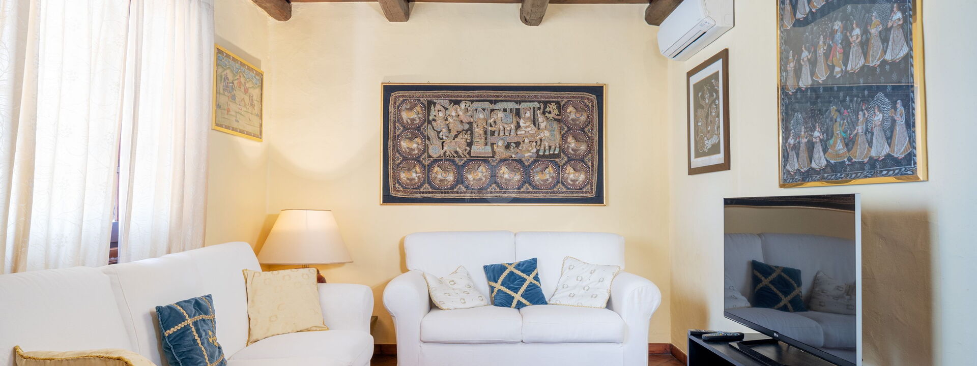 Villa Sogno Indaco: Wohnzimmer