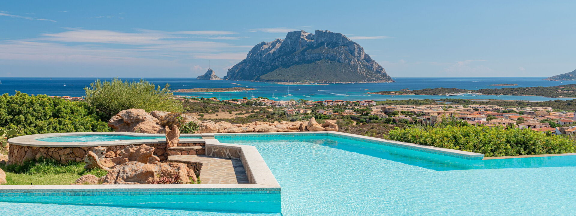 Villa Sogno Indaco: Ansichten, Schwimmbad