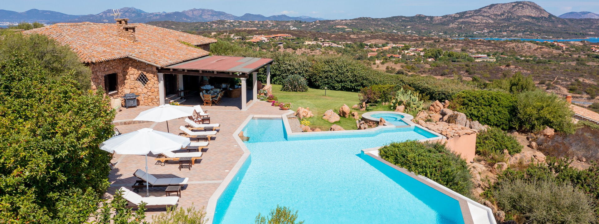 Villa Sogno Indaco: Ansichten, Außen