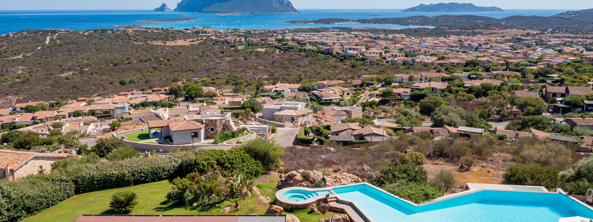 Villa Sogno Indaco: Ansichten, Außen