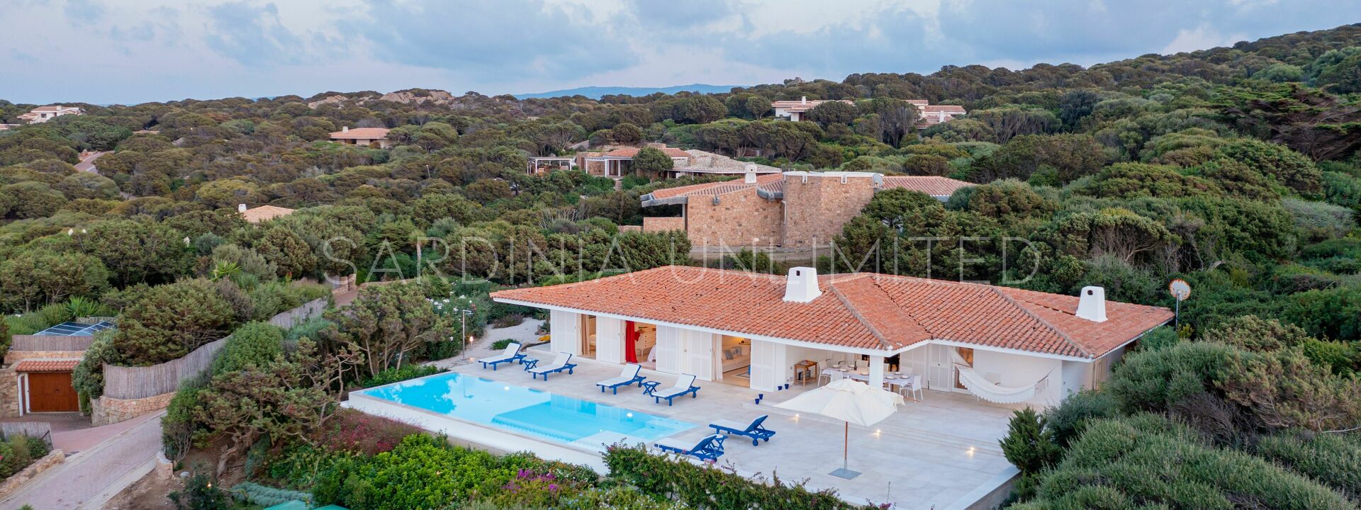 Villa Gloriator: Außen, Schwimmbad