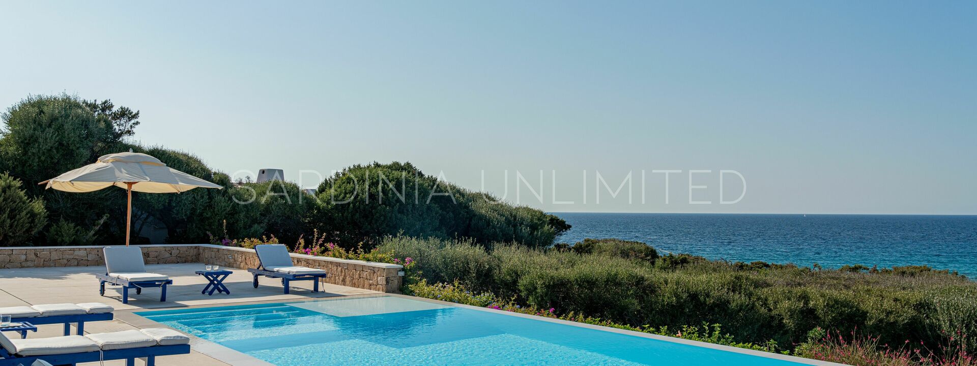 Villa Gloriator: Balkon / Terrasse / Patio, Schwimmbad