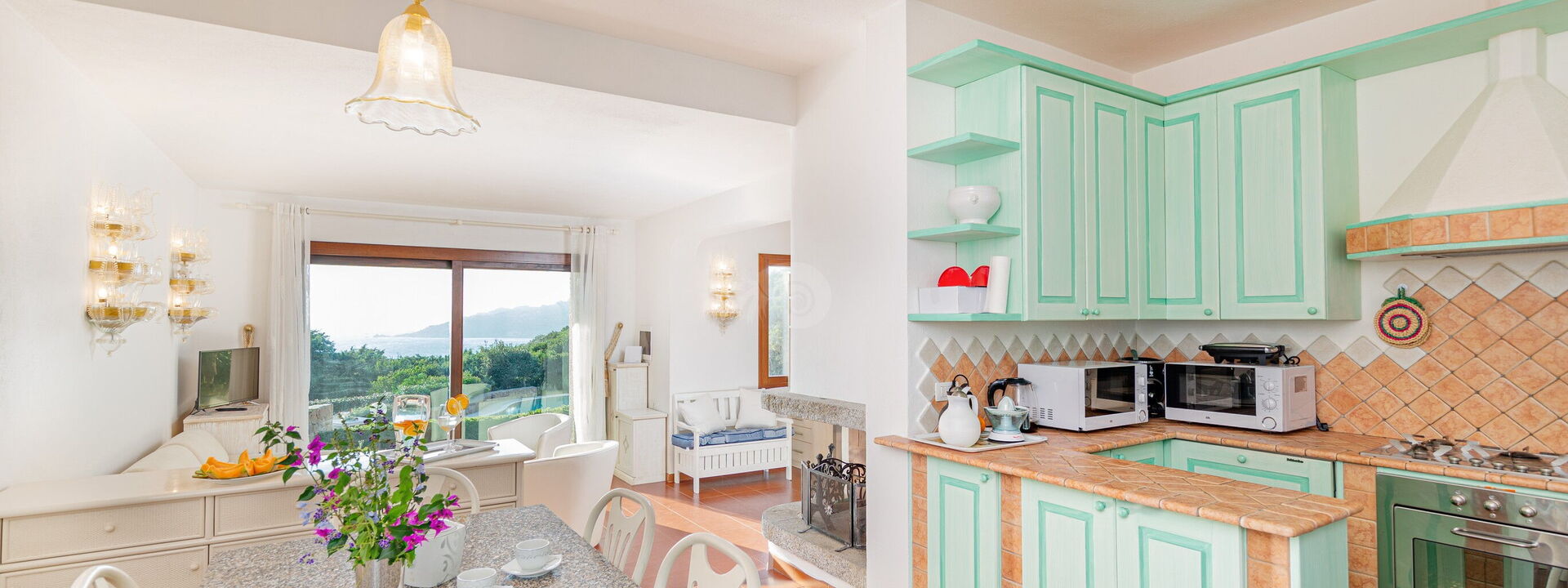 Villa Incanto di Gallura: Esszimmer, Küche