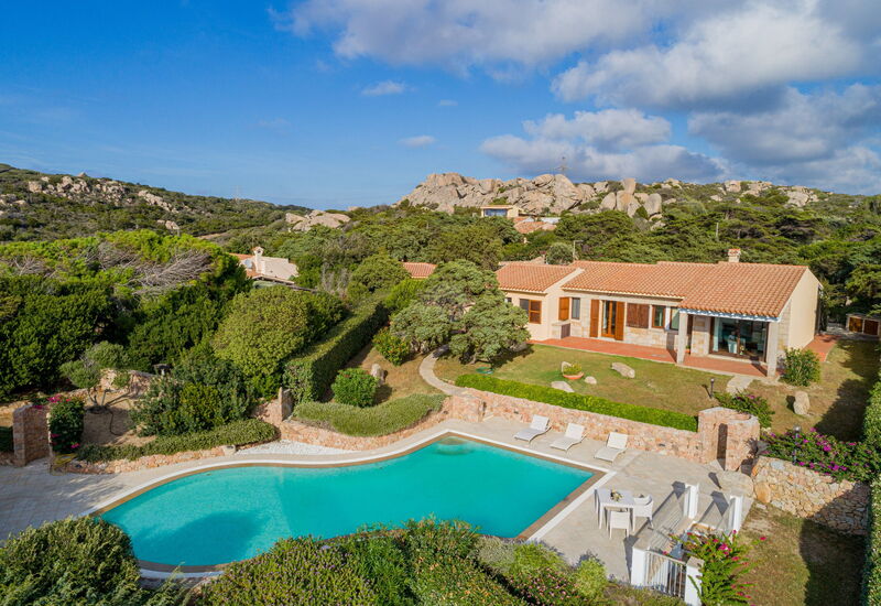 Villa Incanto Di Gallura: Building Exterior