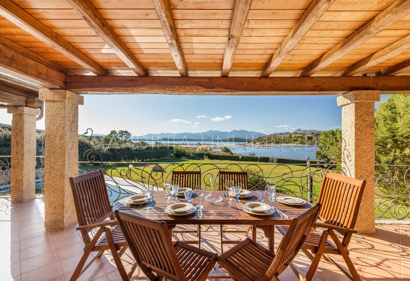 Villa Danza Dei Fenicotteri: Villa for rent in San Teodoro with private pool a few steps from the beach, sea view veranda