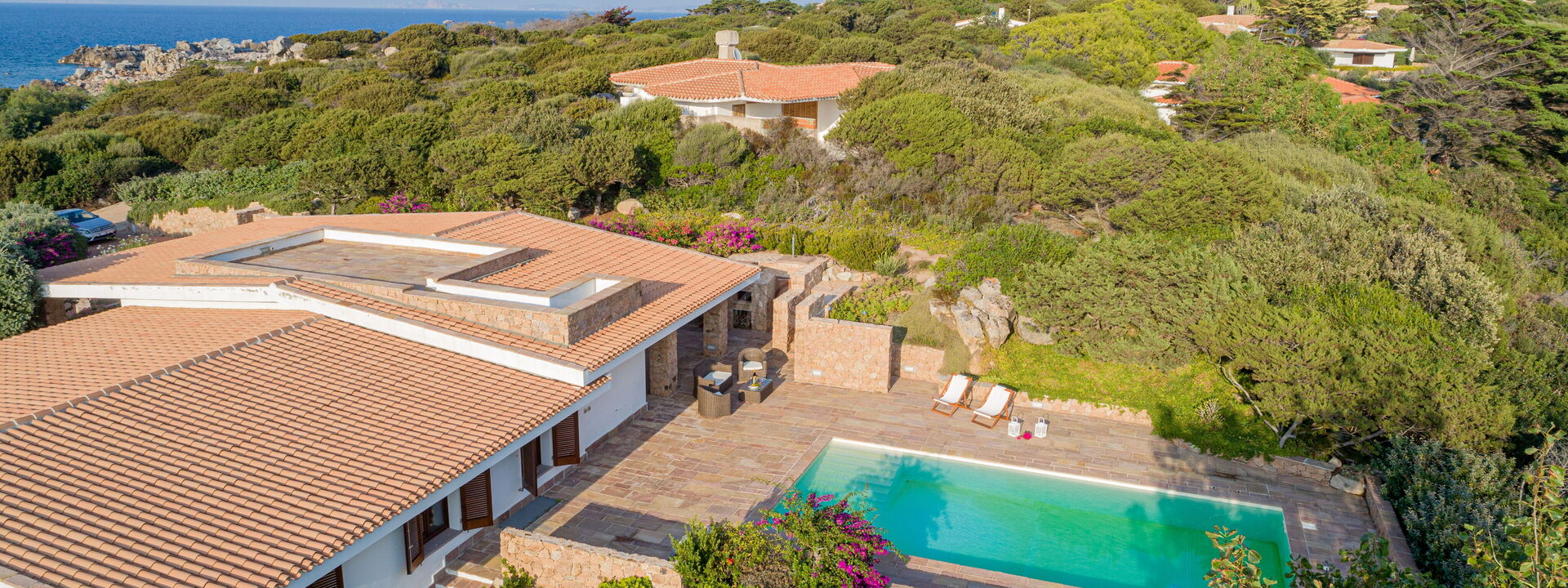 Villa Belle: Draussen, Schwimmbad