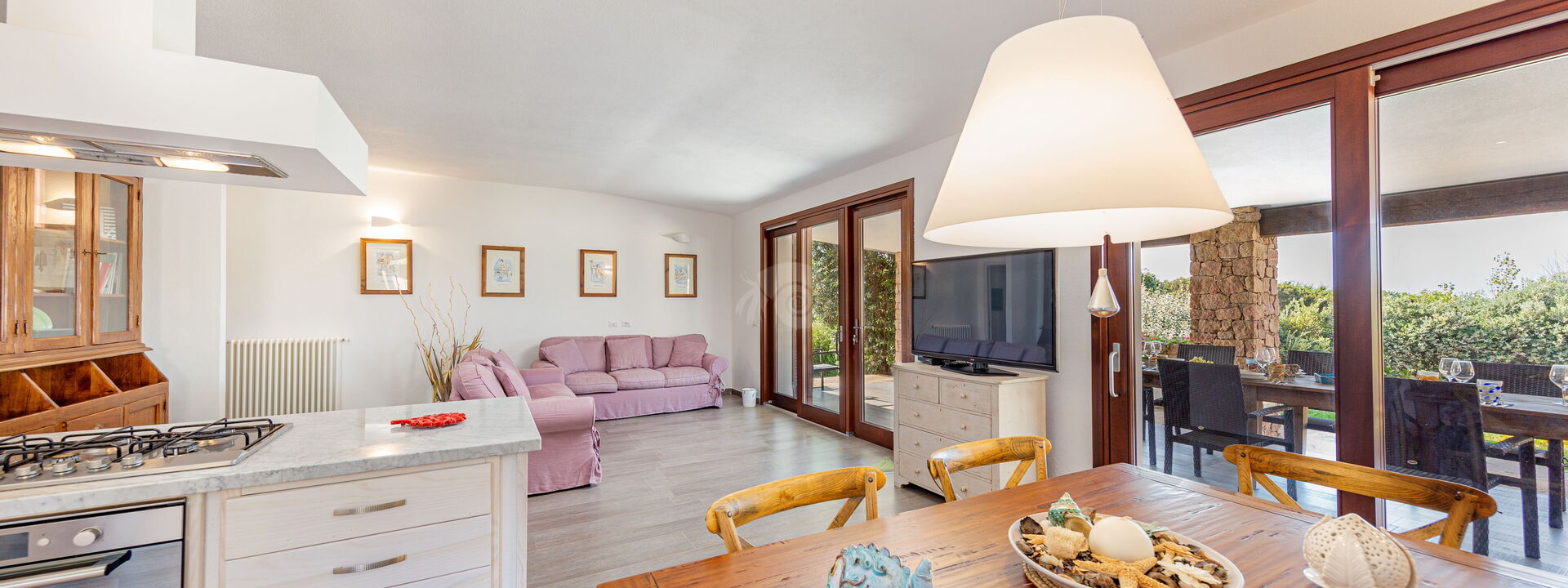 Villa Belle: Balkon / Terrasse / Patio, Esszimmer, Wohnzimmer