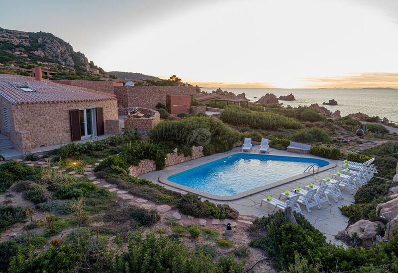 Villa le Sfumature del Melograno: Outdoor, Pool