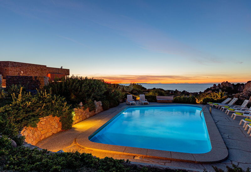 Villa le Sfumature del Melograno: Outdoor, Pool