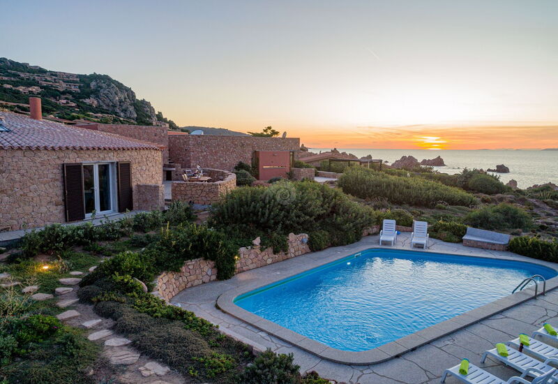 Villa le Sfumature del Melograno: Building Exterior, Pool, Scenic View