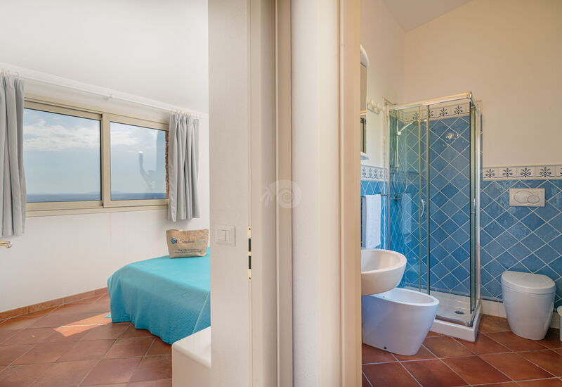 Villa Il Saluto Del Sole: Bathroom, Bedroom