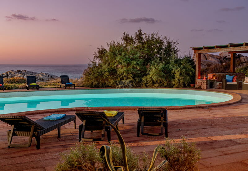 Villa Mariù e Amelie: Building Exterior, Pool