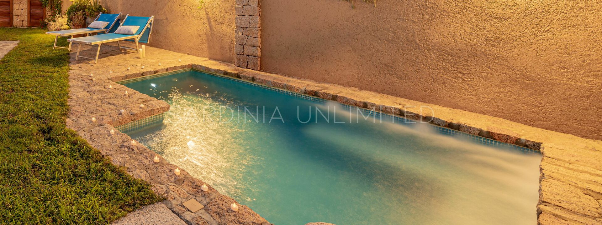 Villa Lumière: Draussen, Schwimmbad